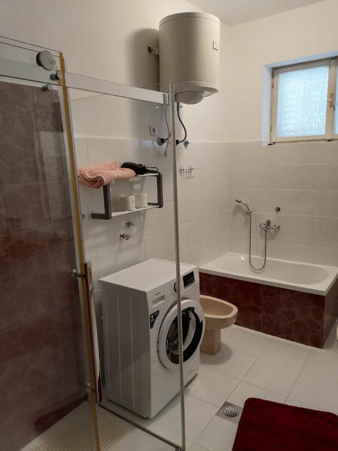 Apartment Lucka ราบ ภายนอก รูปภาพ