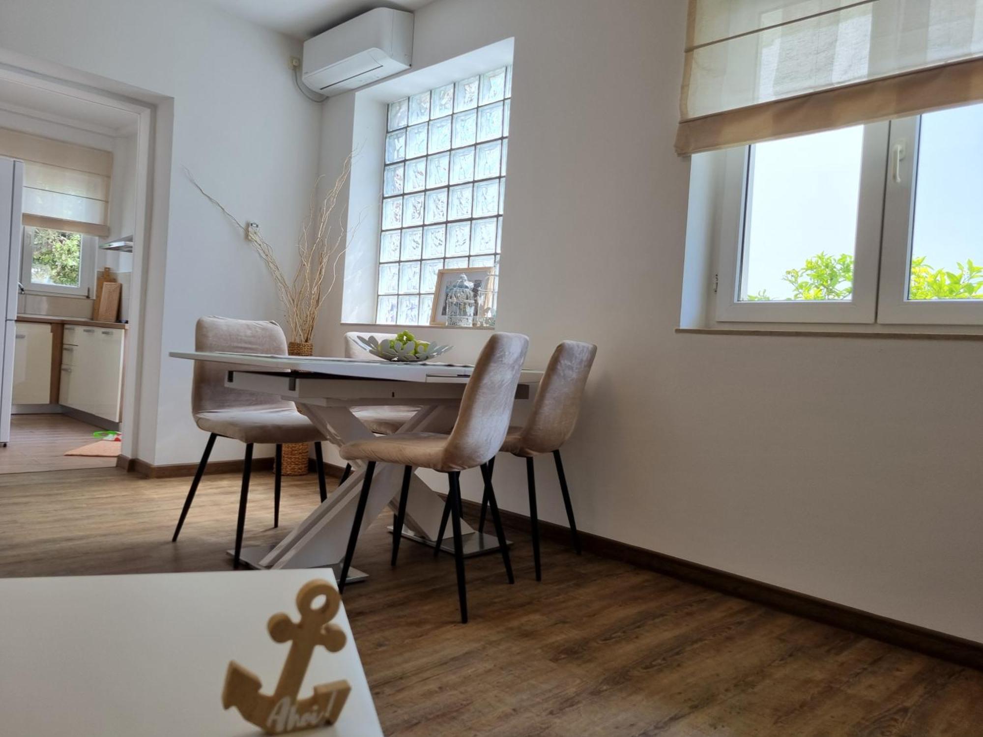 Apartment Lucka ราบ ภายนอก รูปภาพ
