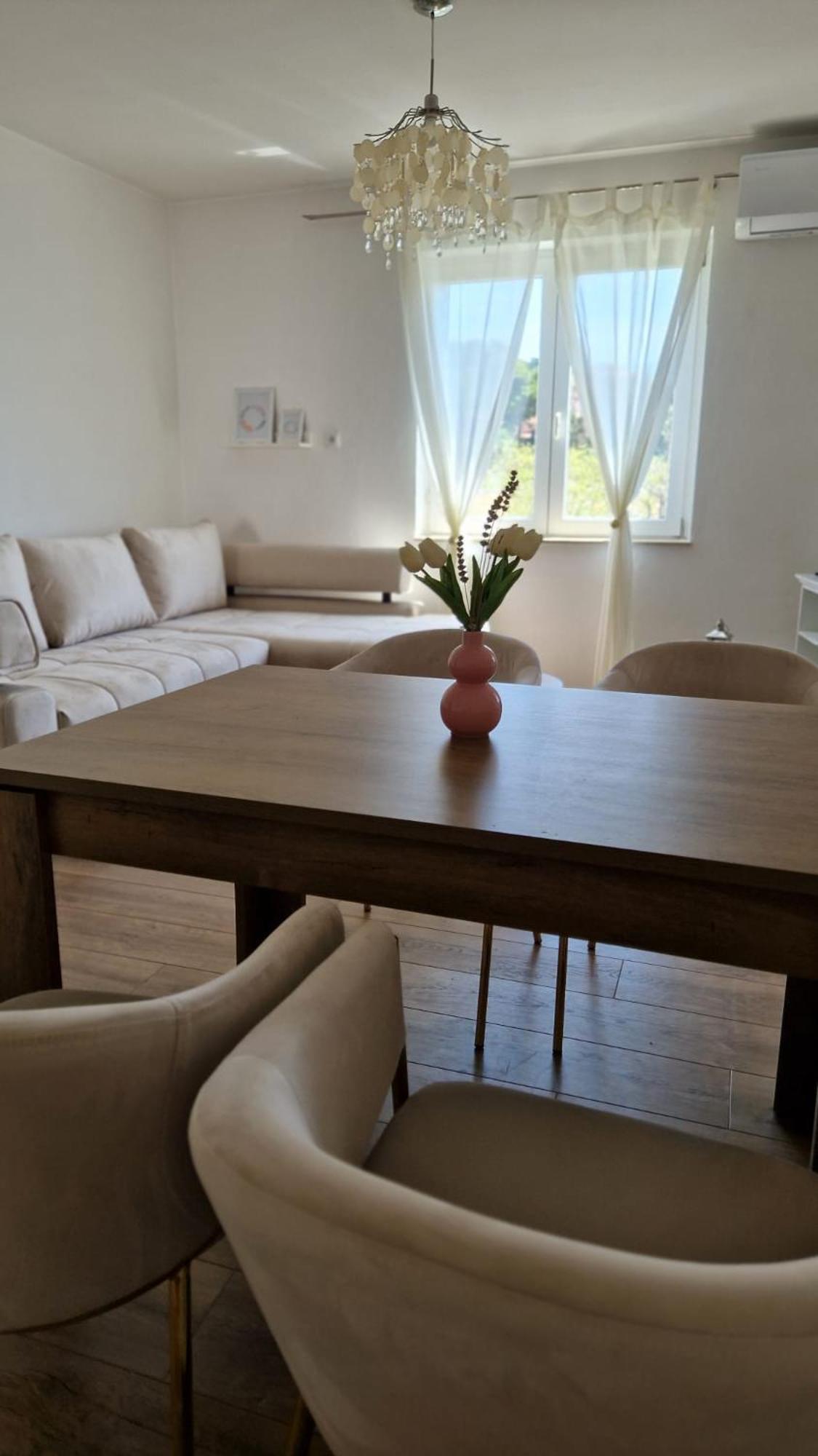 Apartment Lucka ราบ ภายนอก รูปภาพ
