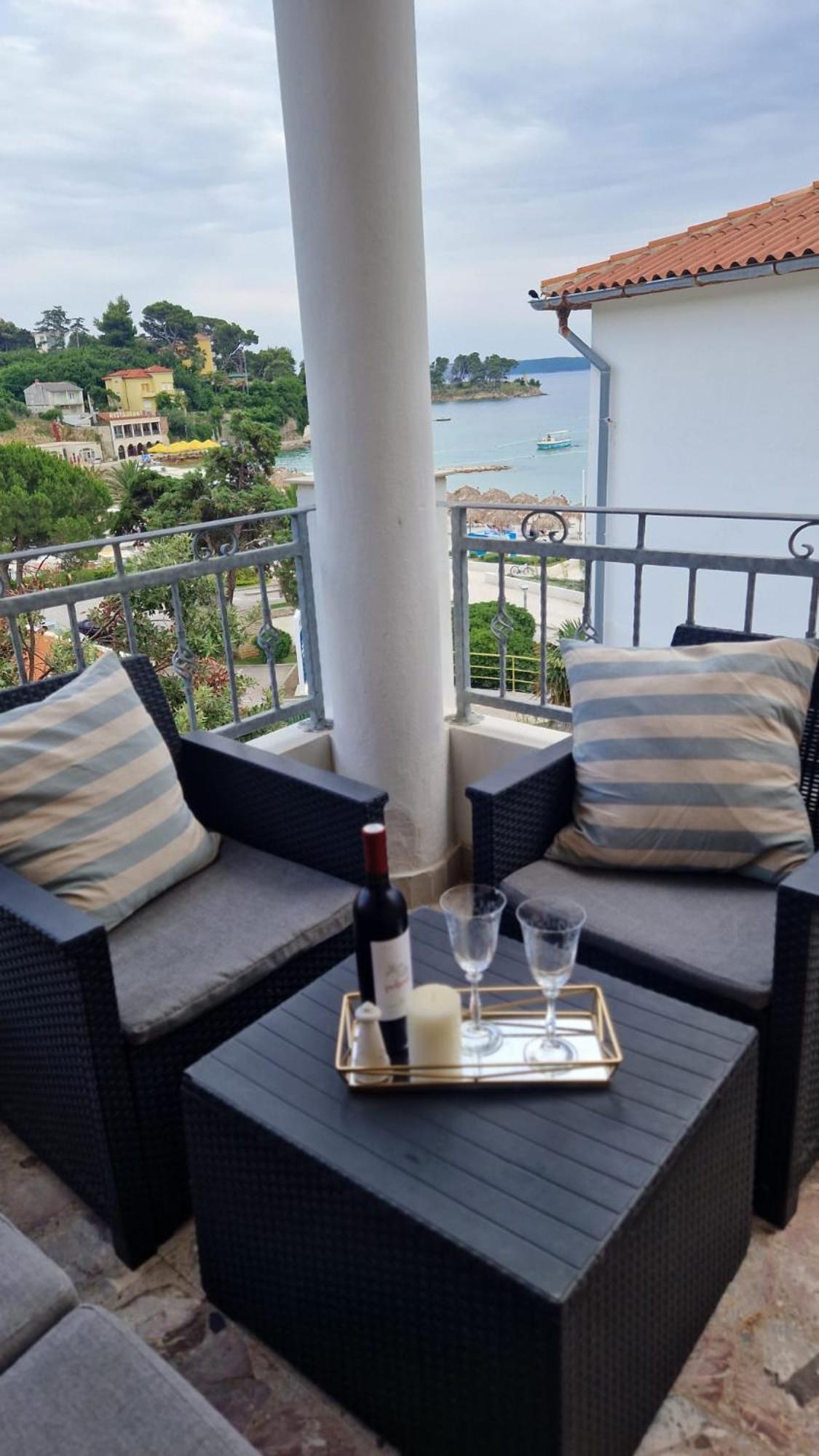 Apartment Lucka ราบ ภายนอก รูปภาพ