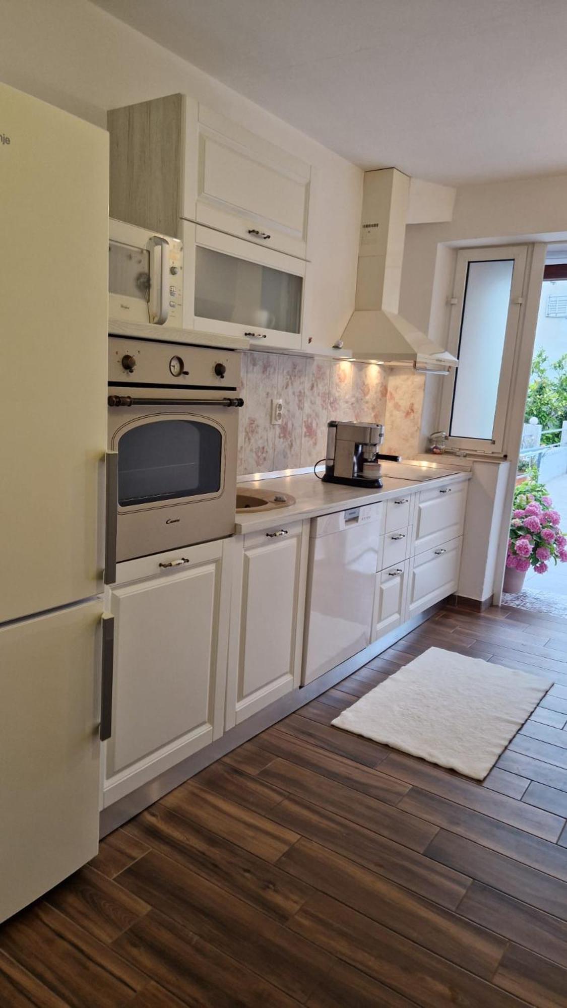 Apartment Lucka ราบ ภายนอก รูปภาพ